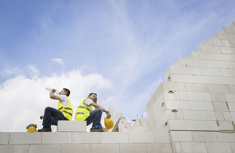 4 Ways for Your Construction Team to Stay Cool This Summer