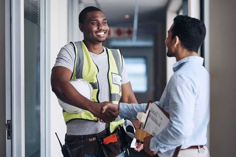 4 Ways to Improve Your Chances of Getting Hired in the Construction Industry